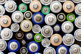 Colorful alkaline batteries