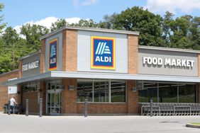 An exterior view of an Aldi discount grocery store